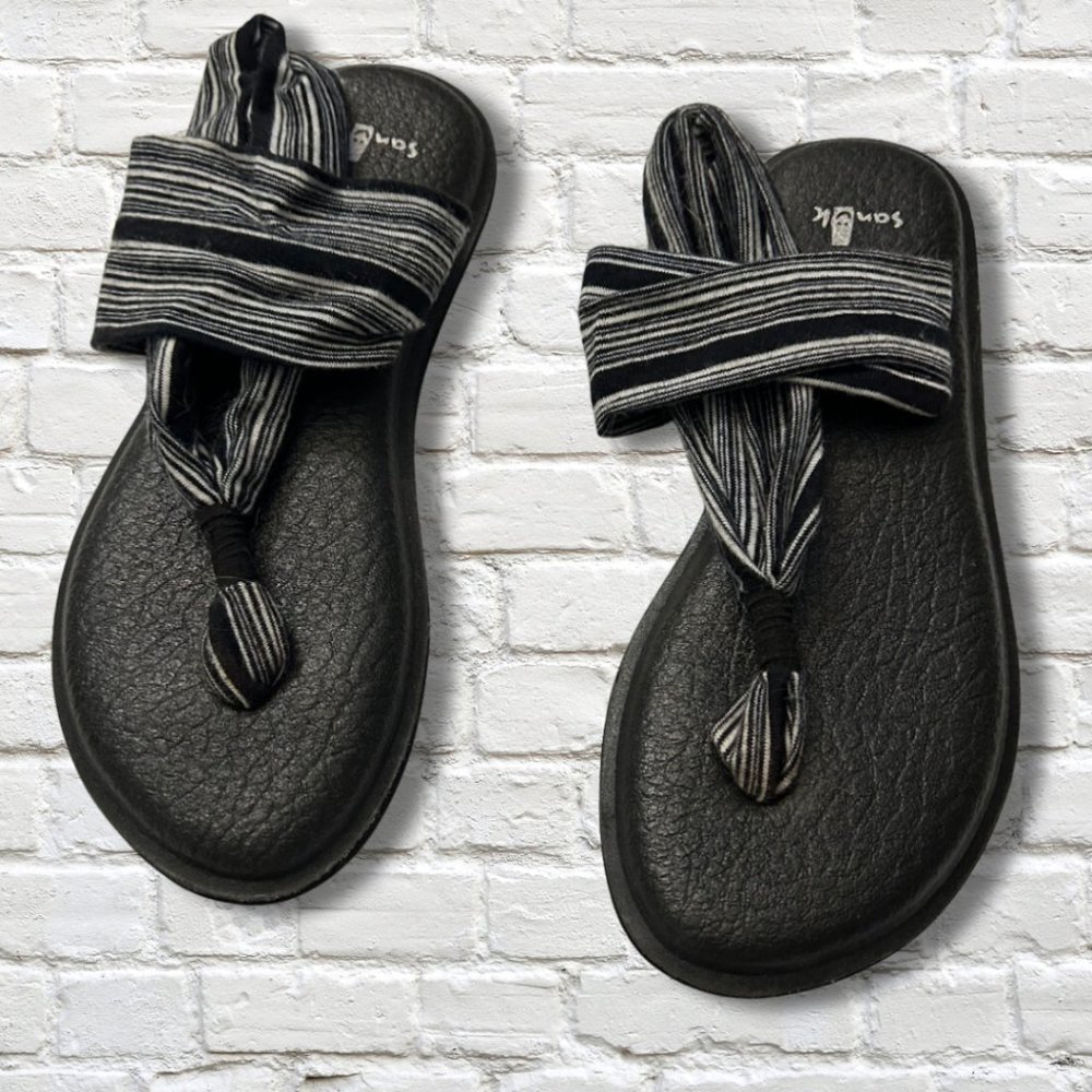 Sanuk Yoga Black and White Stripes Slings Small
